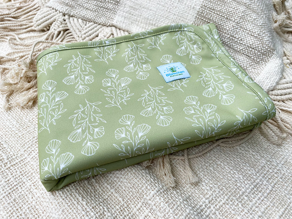 Blümchen Changing mat PUL FLORAL green Bamboo